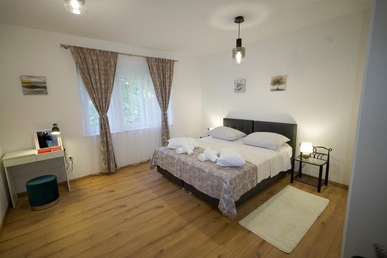 Apartment Ana Spalato Esterno foto
